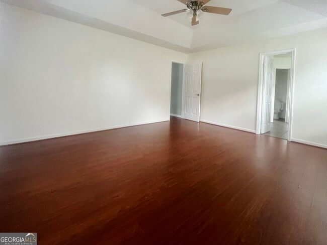 Building Photo - 435 Creekside Dr