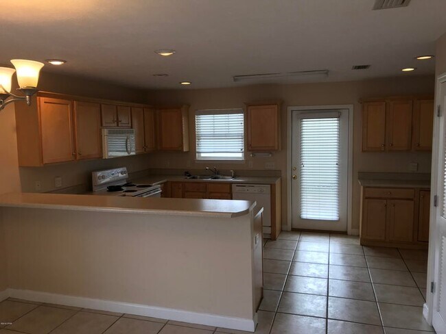 Building Photo - 2146 Sterling Cove Blvd