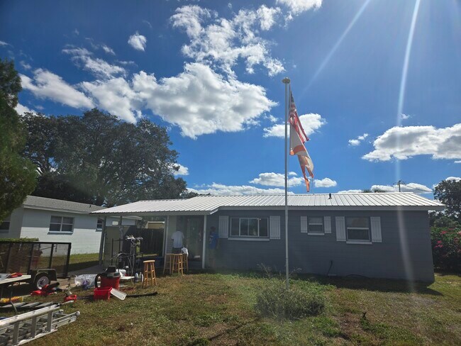 Primary Photo - 719 W Palmetto St