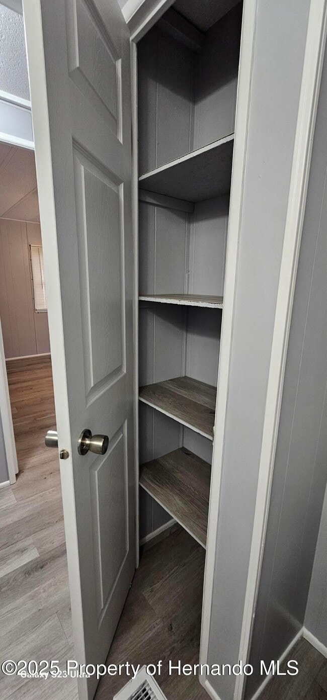 Building Photo - 15038 Brookridge Blvd