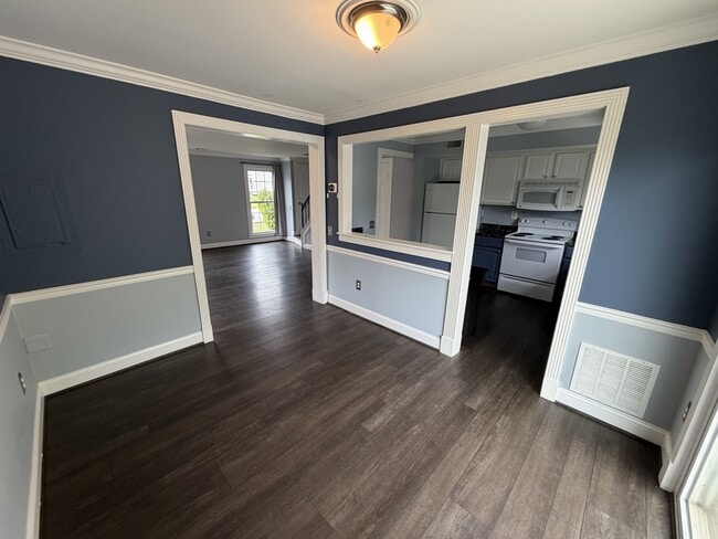 Building Photo - 5805 Farmgate Ct