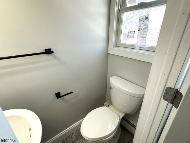 Building Photo - 28 Beardslee Hill Dr