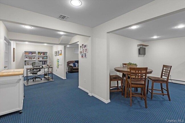 Building Photo - 35 Auden Ave