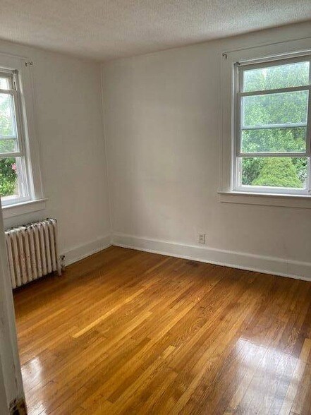 Building Photo - 37 Teresa Ave