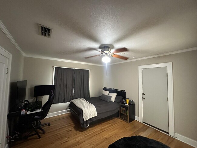 Building Photo - 3009 20th St