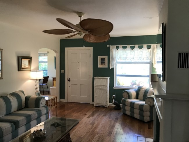 Building Photo - 26 NE 10th St