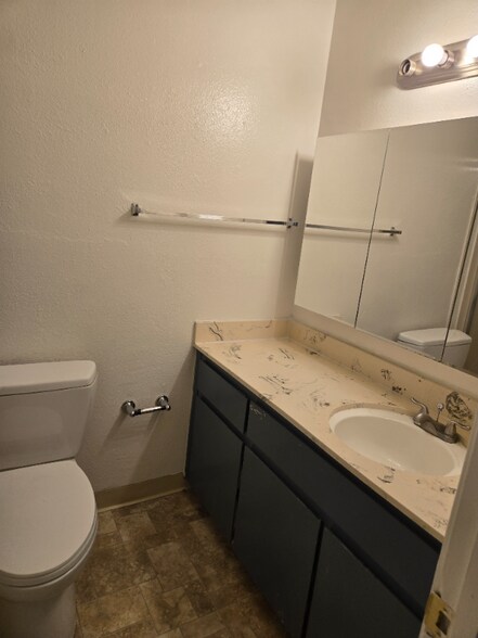 Building Photo - 101 Longview Dr