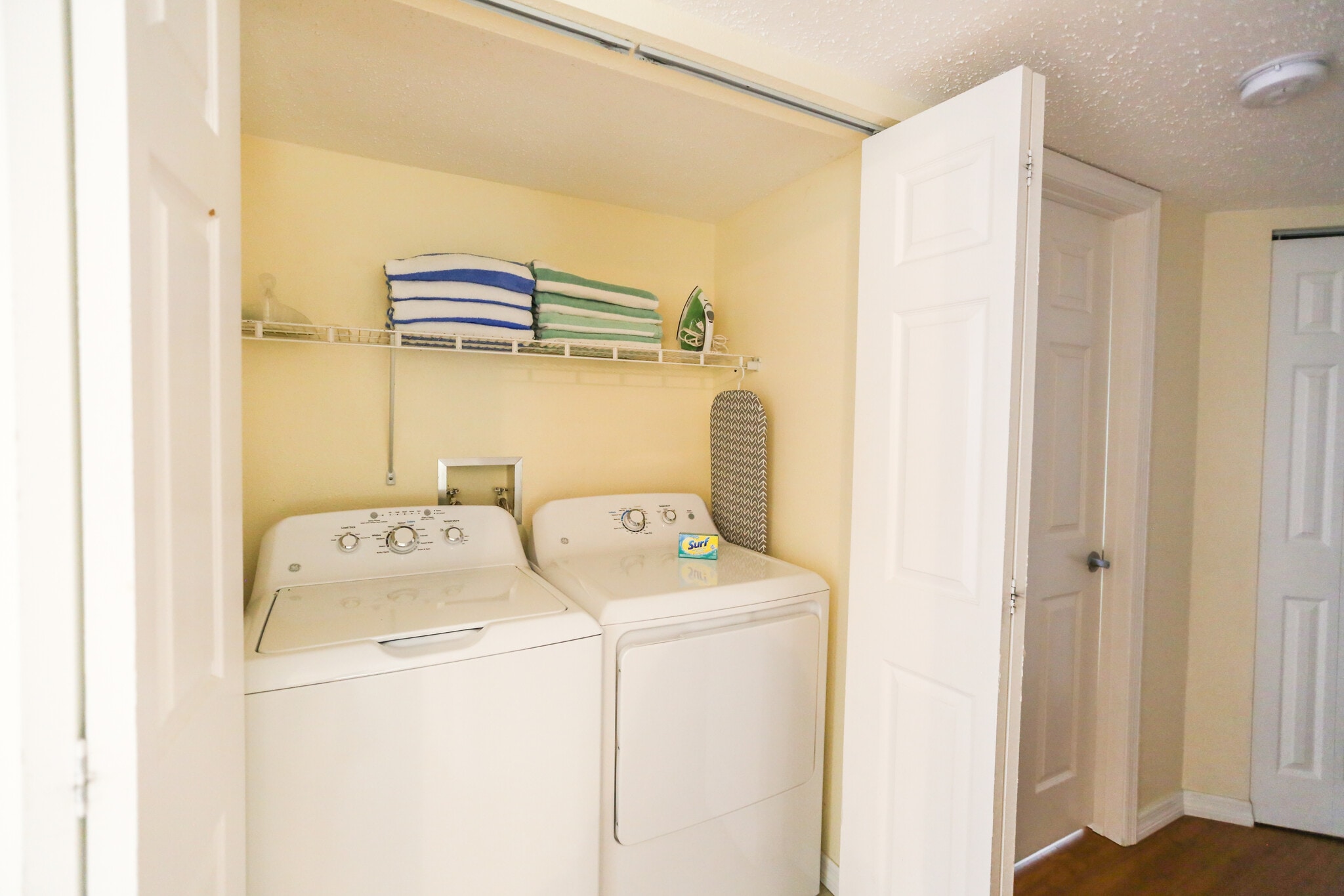 Building Photo - 2489 Sweetwater Club Cir