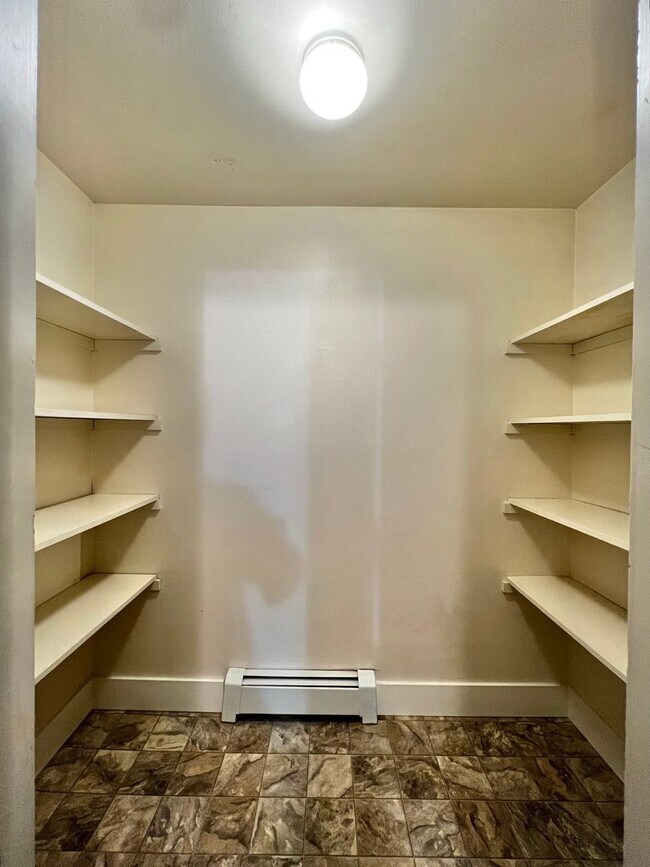 Building Photo - Mathews634 (KC-JF-NB)