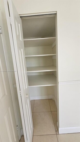 Building Photo - 3745 NE 171st St