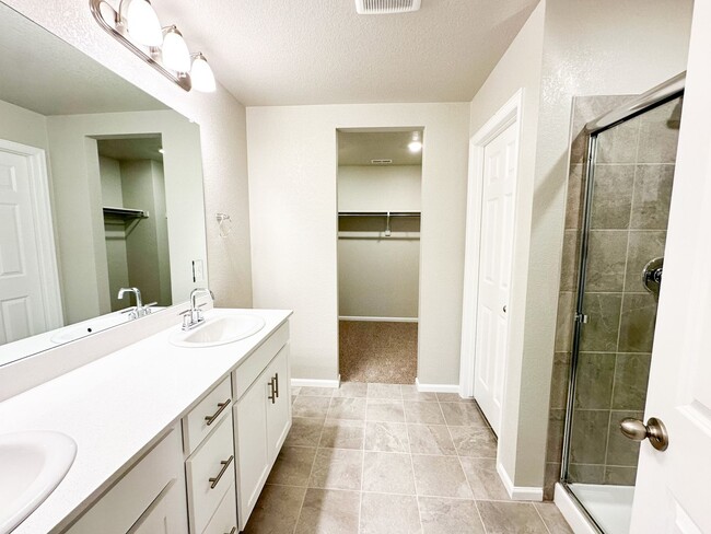 Building Photo - Brand New 3BR in the Brook at Via Varra No...