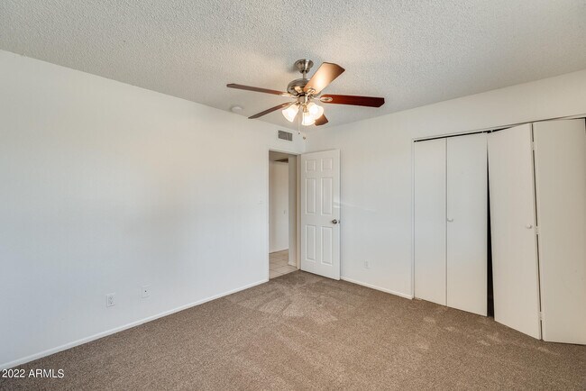 Building Photo - 10424 N 38th Dr