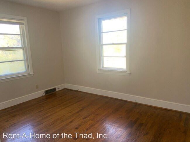 Building Photo - 3 br, 1 bath House - 703 Cliffside Terrace