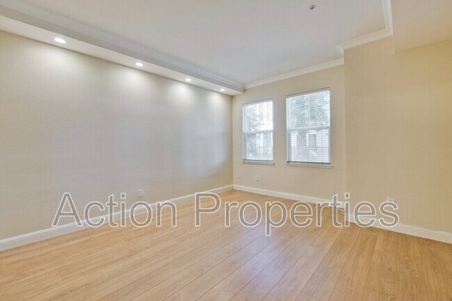 Building Photo - 2255 Showers Dr