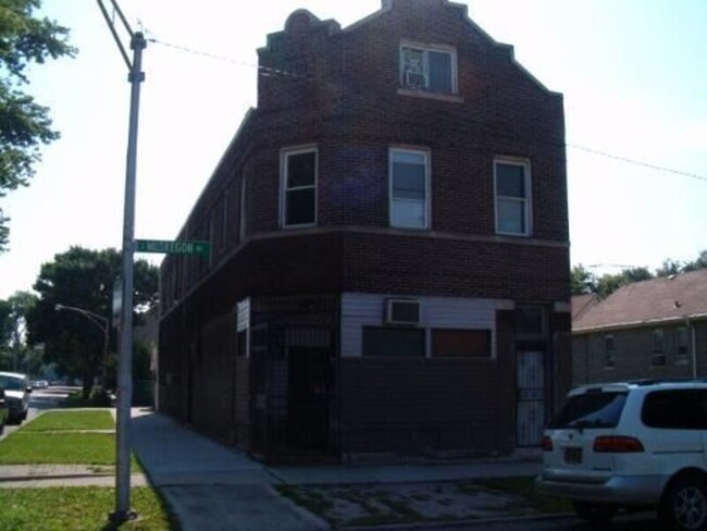 Building Photo - 8401 S Muskegon Ave