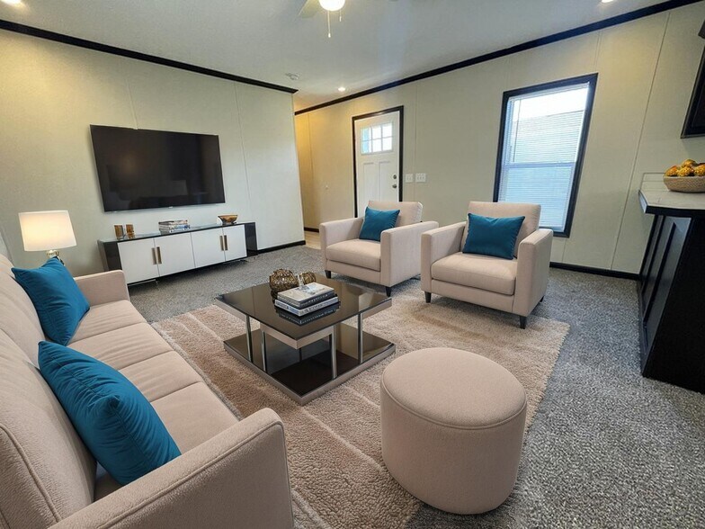 Building Photo - 15861 Marentette Dr