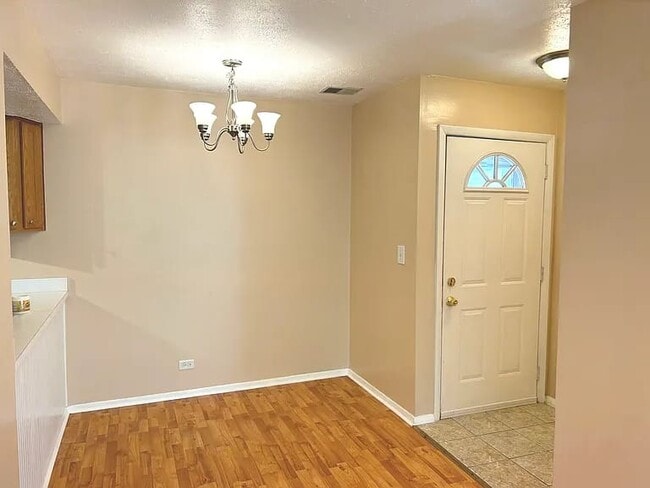 Building Photo - 1964 Kenilworth Cir