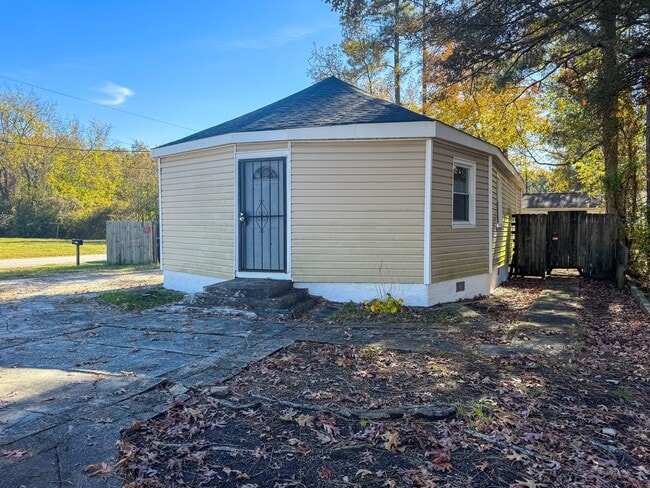 Primary Photo - 3000 Courthouse Rd