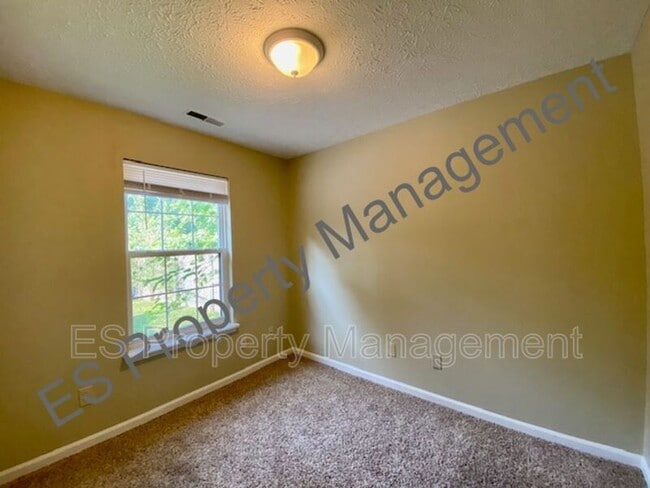 Building Photo - 4936 W Troy Ave