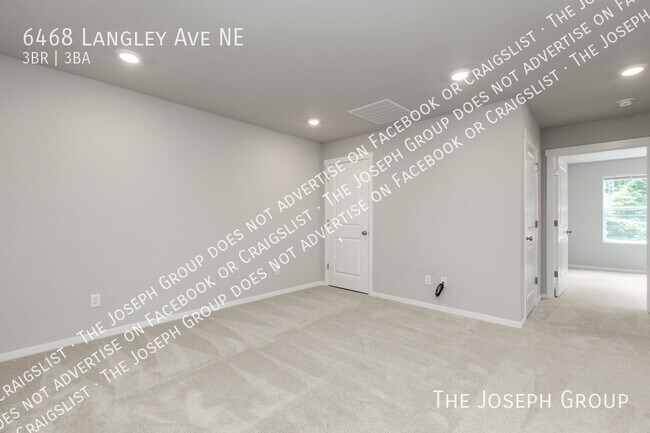 Building Photo - 6468 Langley Ave NE