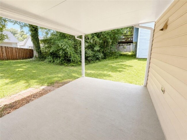 Building Photo - 2095 Glynmoore Dr