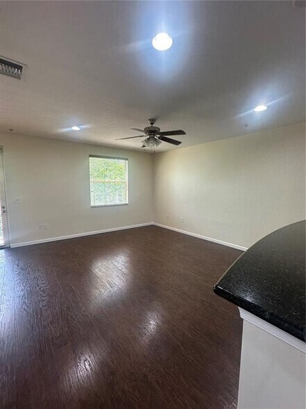 Building Photo - 3924 Passion Flower Rd