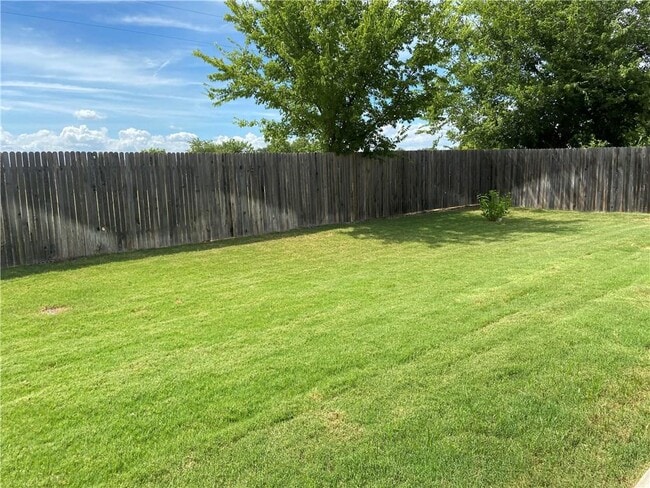 Building Photo - 21320 Hines Ln