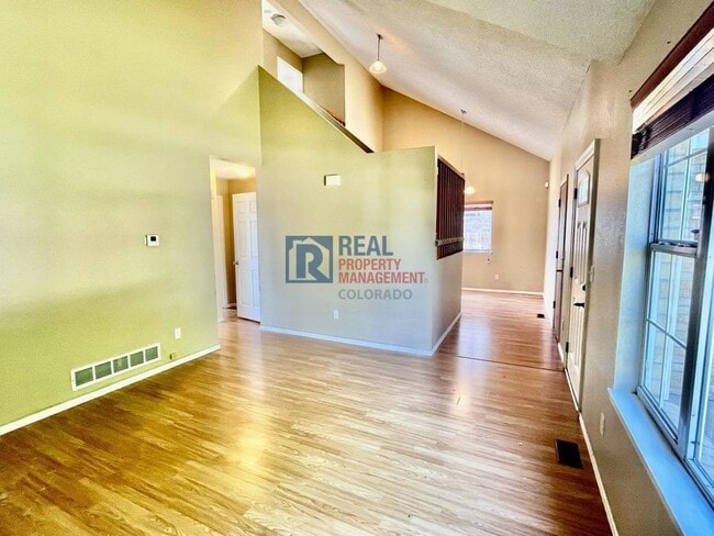 Building Photo - 12200 Monaco Dr