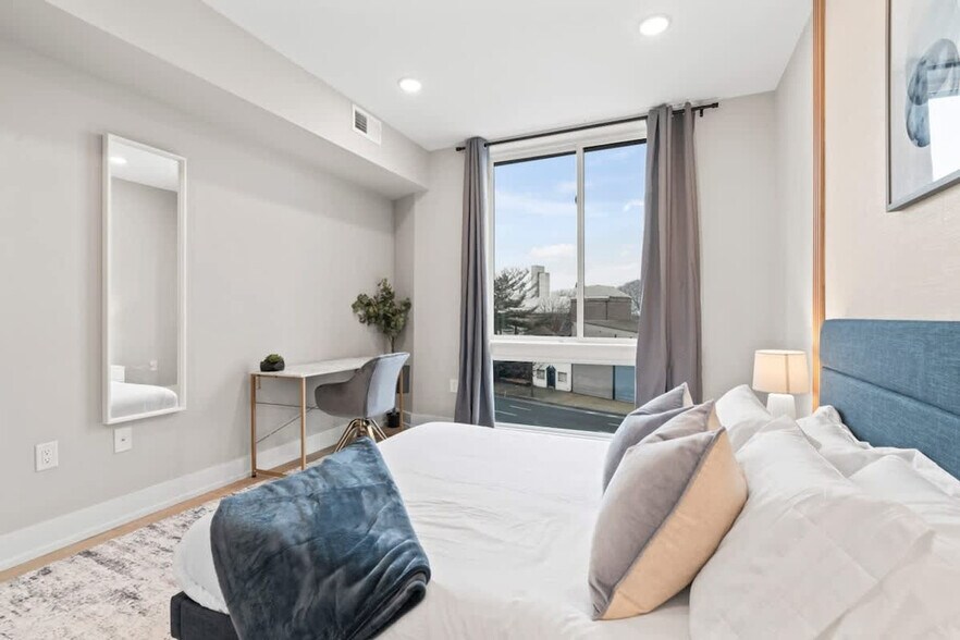 Building Photo - 626 N Delaware Ave