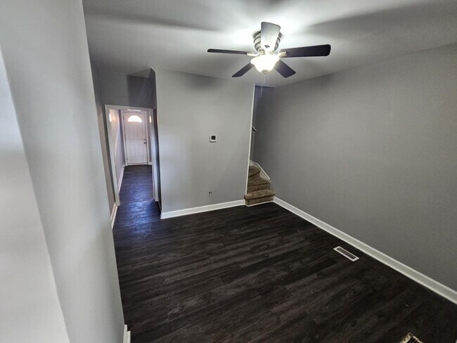 Building Photo - 3 Bedroom 2 bathroom Townhouse in Pigtown