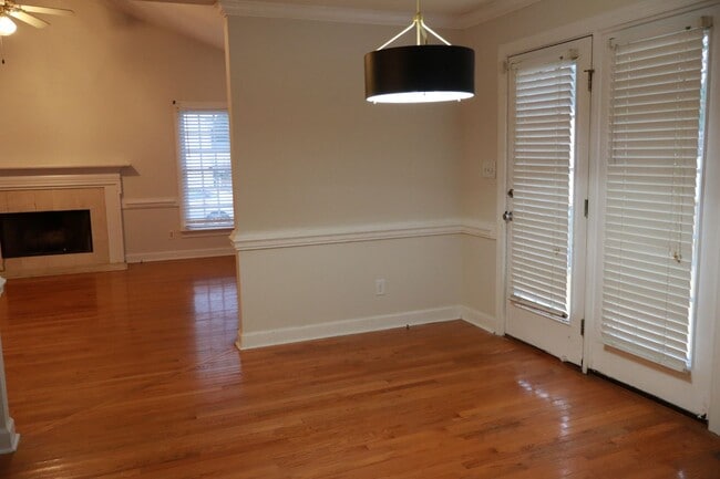 Building Photo - 3706 Trace Dr