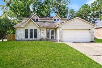 Building Photo - 2024 Northampton Dr