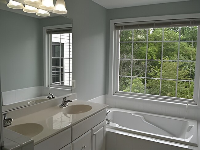 Building Photo - 2460 Terra Cotta Cir