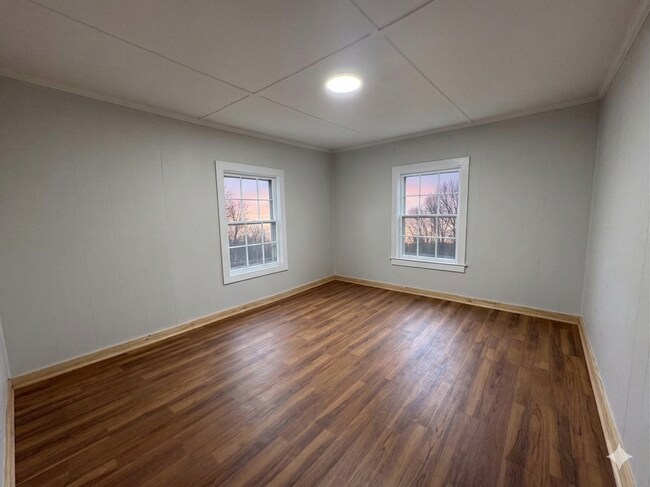 Building Photo - 524 North Dr