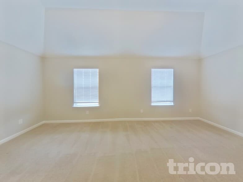 Building Photo - 4270 Sir Dixon Dr