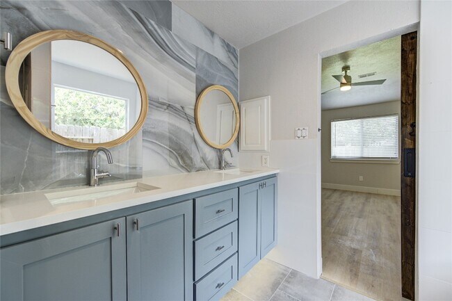 Building Photo - 4931 Lake Catherine Ct