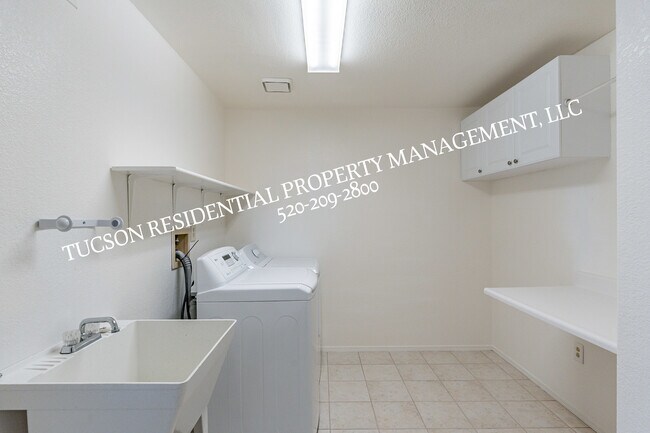 Building Photo - 12490 N Copper Queen Way