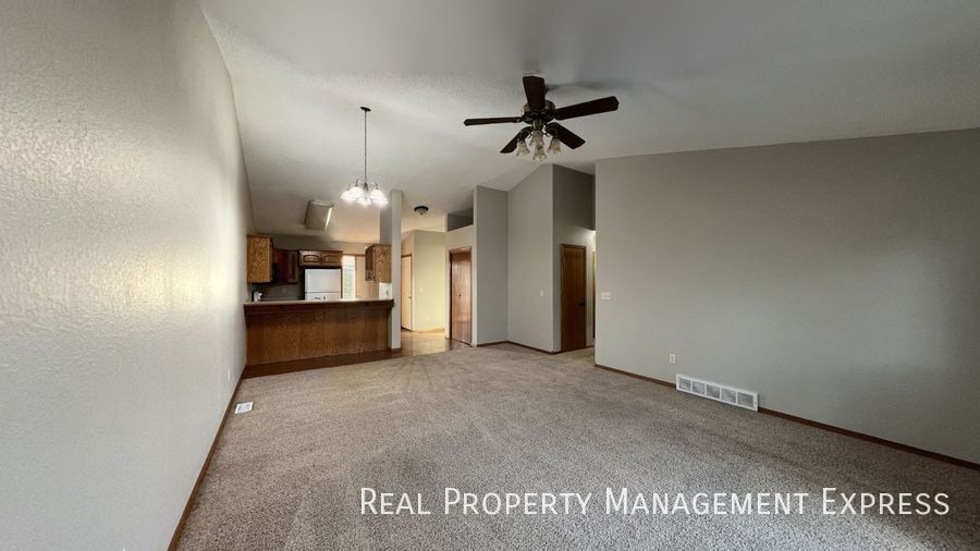 Building Photo - 1608 S Campbell Trail