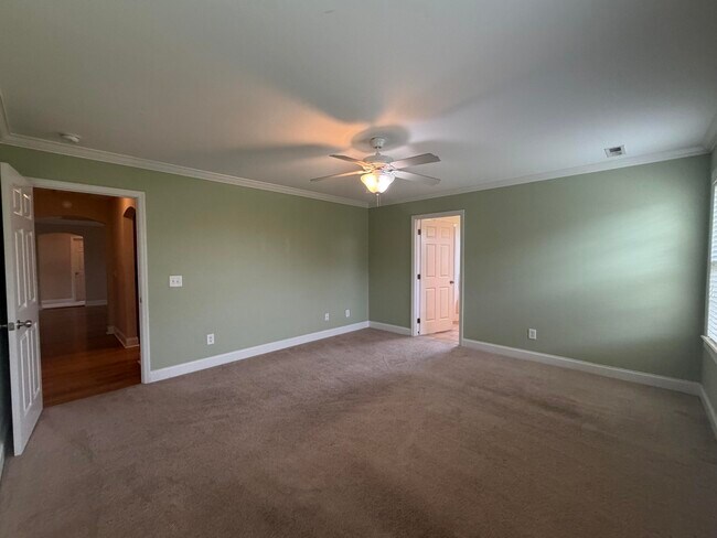 Building Photo - 2850 Foxcroft Cir