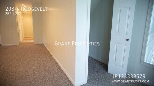 Building Photo - 208 S Roosevelt St