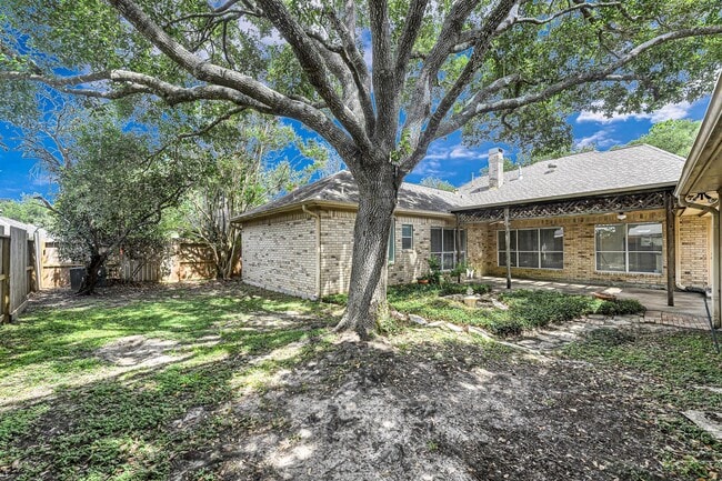 Building Photo - 1438 Crescent Green Dr