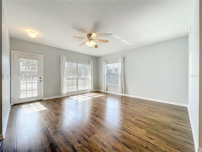 Building Photo - 3101 E Washington St