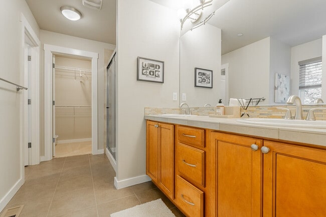 Building Photo - 16009 SE 164th Pl