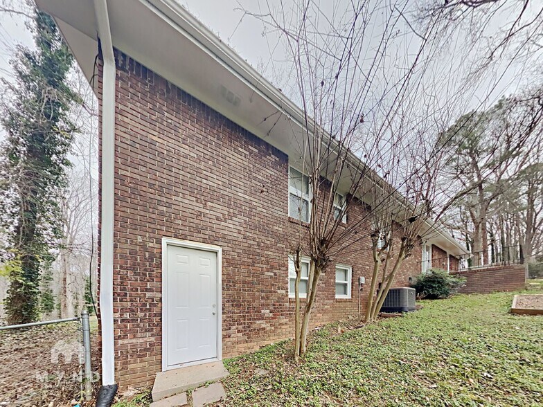 Building Photo - 2550 Stoney Brook Ln