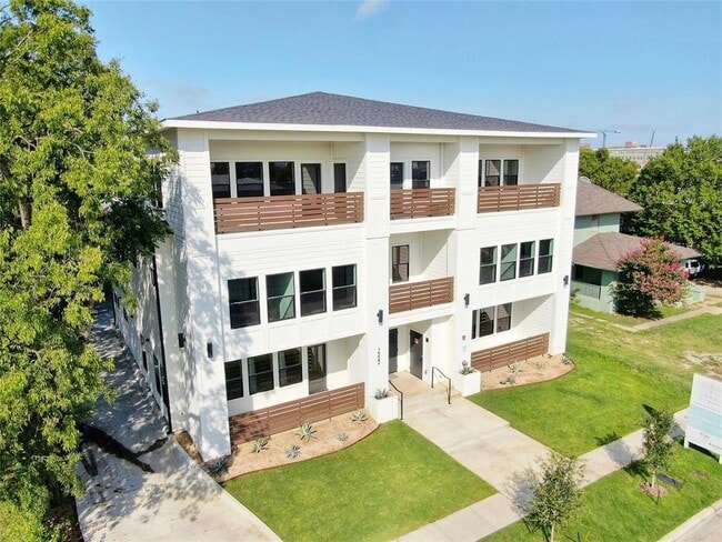 Building Photo - 1322 Lipscomb St