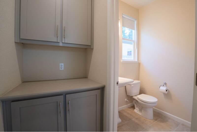 Building Photo - 3625 Blue Bird Dr