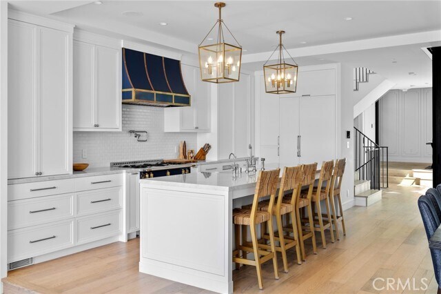 Building Photo - 2428 The Strand