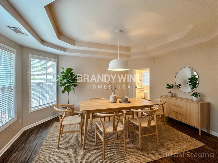 Building Photo - 527 Greyhawk Way