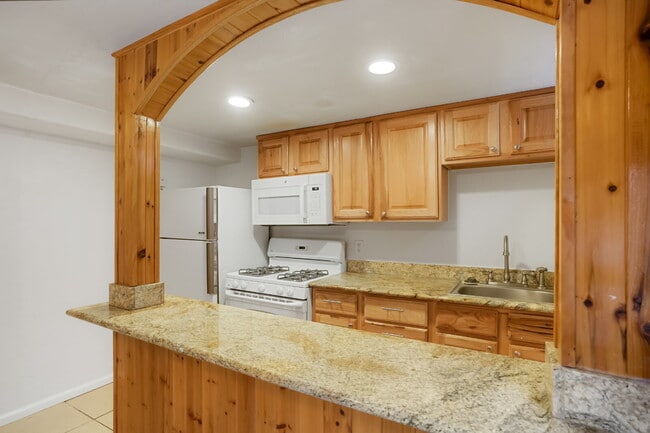 Building Photo - Denver - Charming 2 Bedroom / 1 Bath Apart...