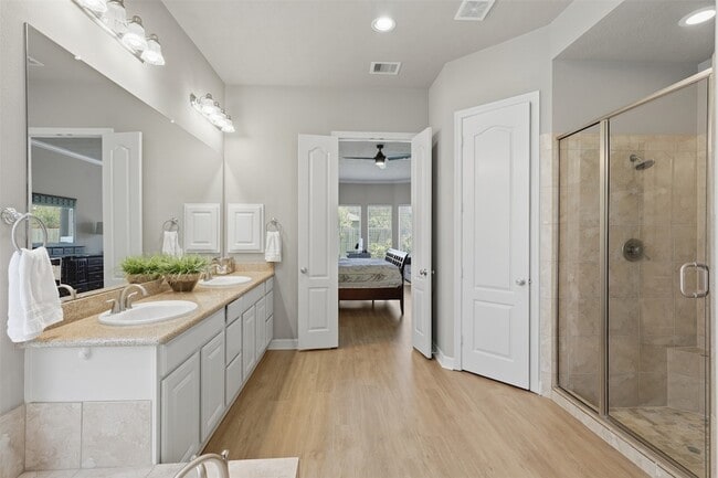 Building Photo - 18800 N Bee Cave Springs Cir